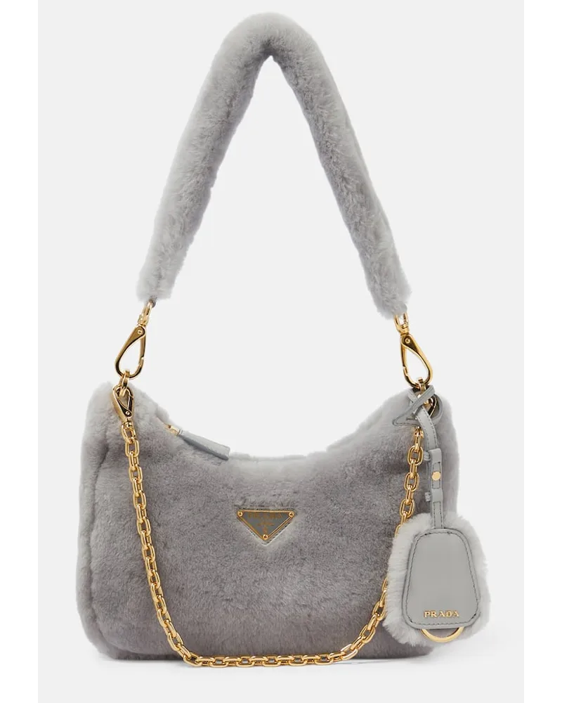 Prada Schultertasche Re-Edition 2005 aus Shearling Blau