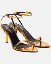 Saint Laurent Sandalen Kitty 75 aus Metallic-Leder Orange