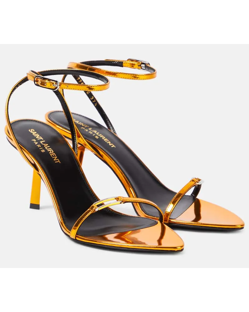 Saint Laurent Sandalen Kitty 75 aus Metallic-Leder Orange