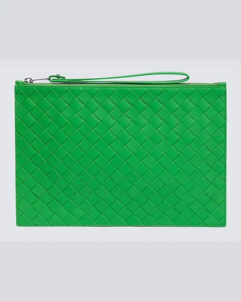 Bottega Veneta Etui mit Riemen Intrecciato Large aus Leder Grün