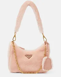 Prada Schultertasche Re-Edition 2005 aus Shearling Pink