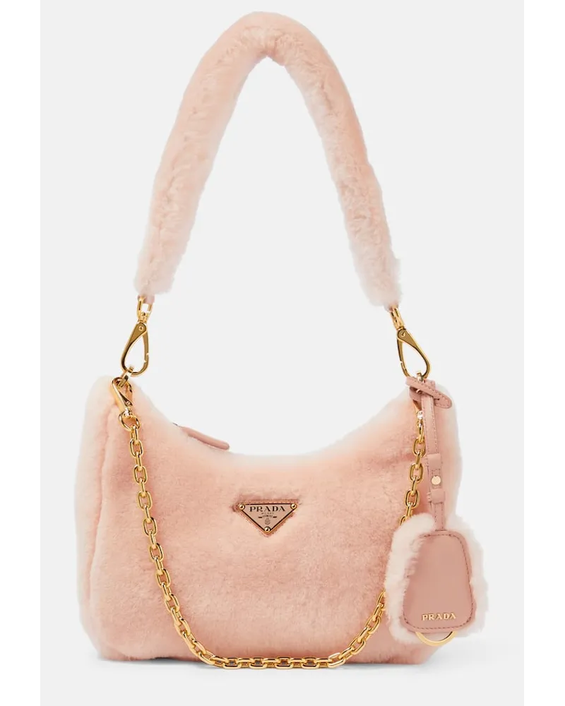 Prada Schultertasche Re-Edition 2005 aus Shearling Pink