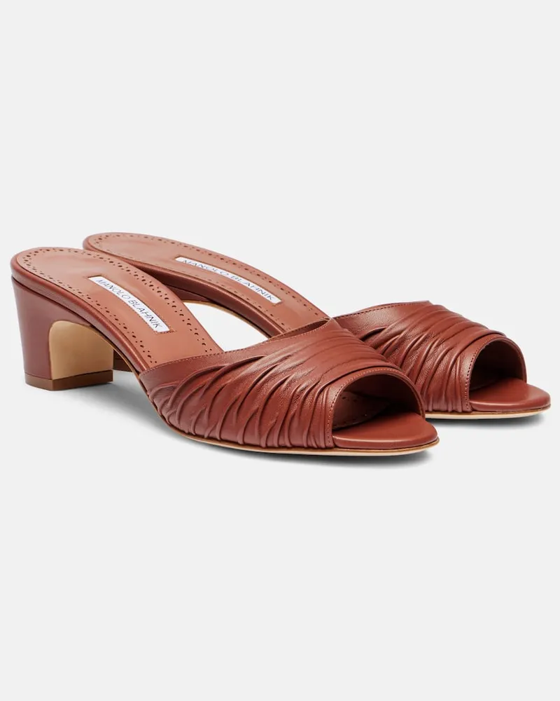 Manolo Blahnik Pantoletten Piruabar aus Leder Braun