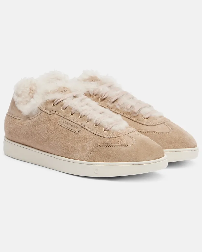 Ferragamo Sneakers aus Veloursleder mit Shearling Beige