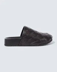 Bottega Veneta Slippers Intrecciato aus Leder Schwarz