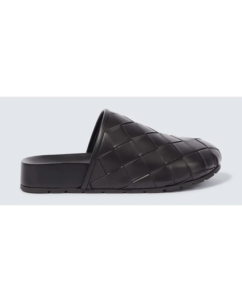 Bottega Veneta Slippers Intrecciato aus Leder Schwarz