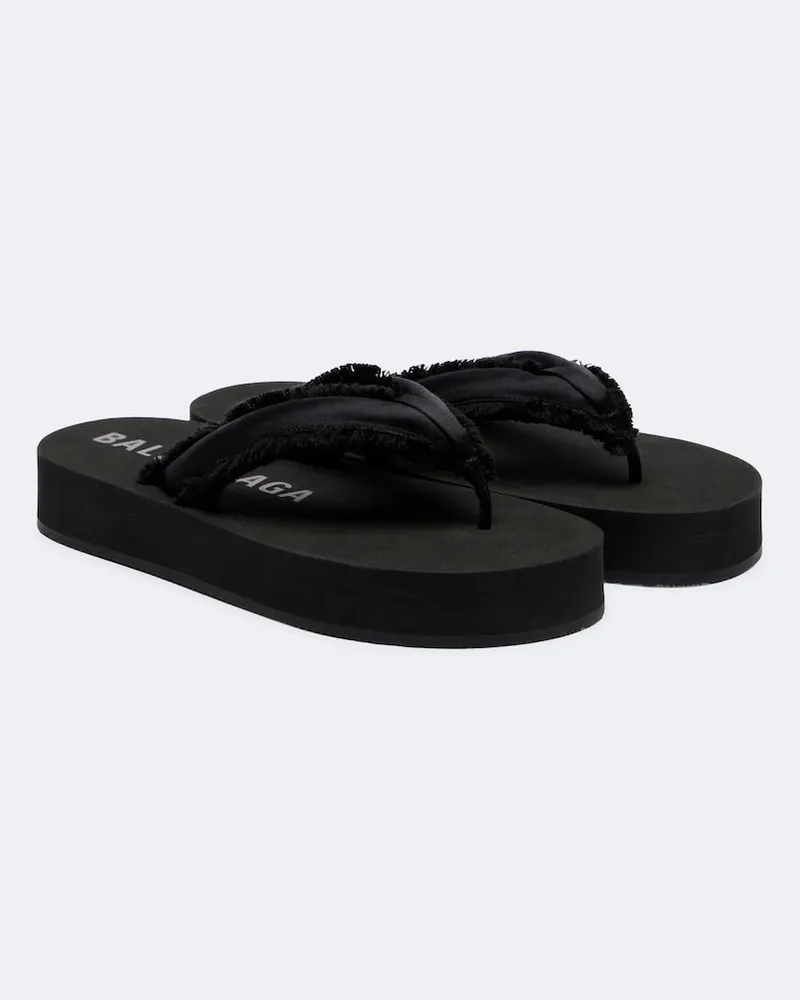 Balenciaga Plateau-Sandalen Cushy aus Satin Schwarz