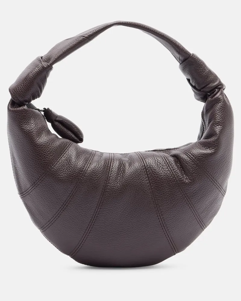 Christophe Lemaire Schultertasche Fortune Croissant Mini aus Leder Braun