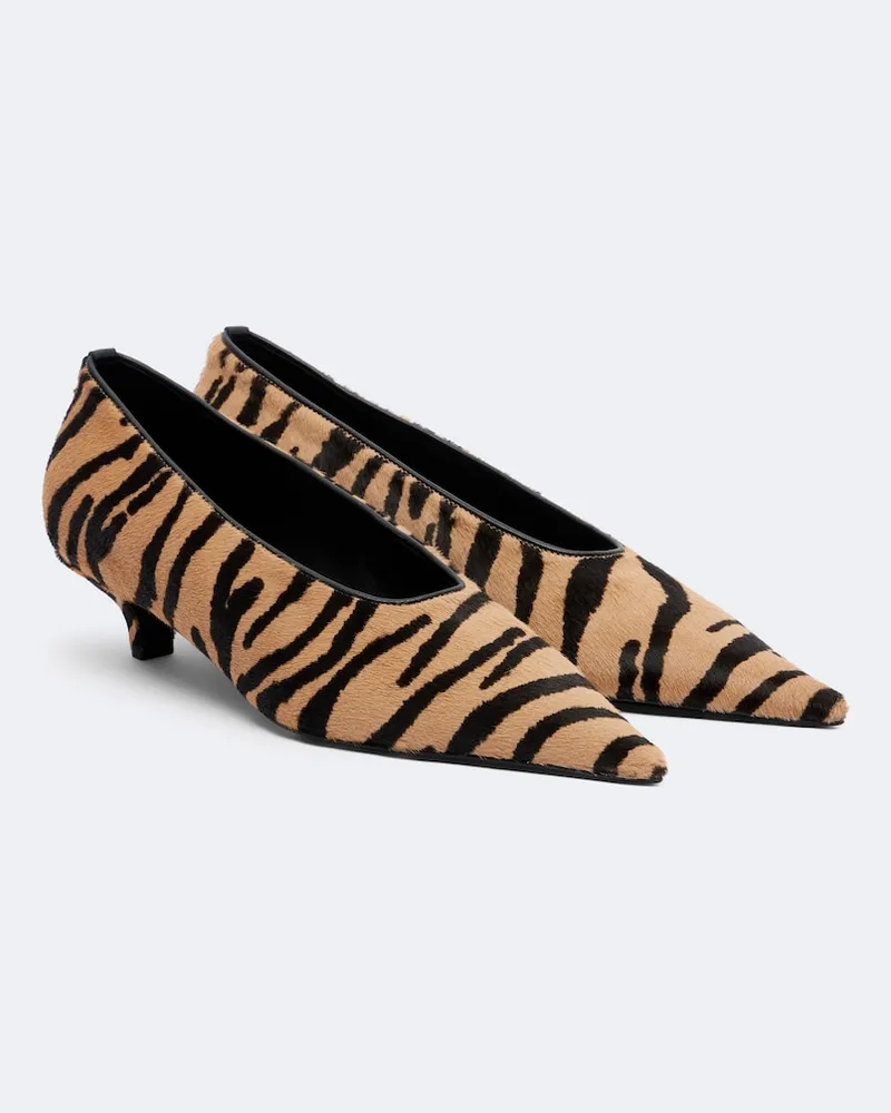 Totême Pumps aus Kalbshaar Braun