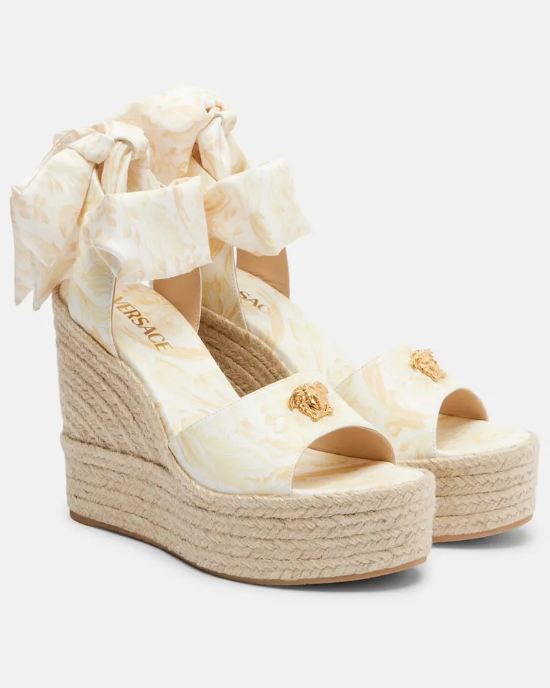 Versace Espadrille-Sandalen 120 aus Leder Beige
