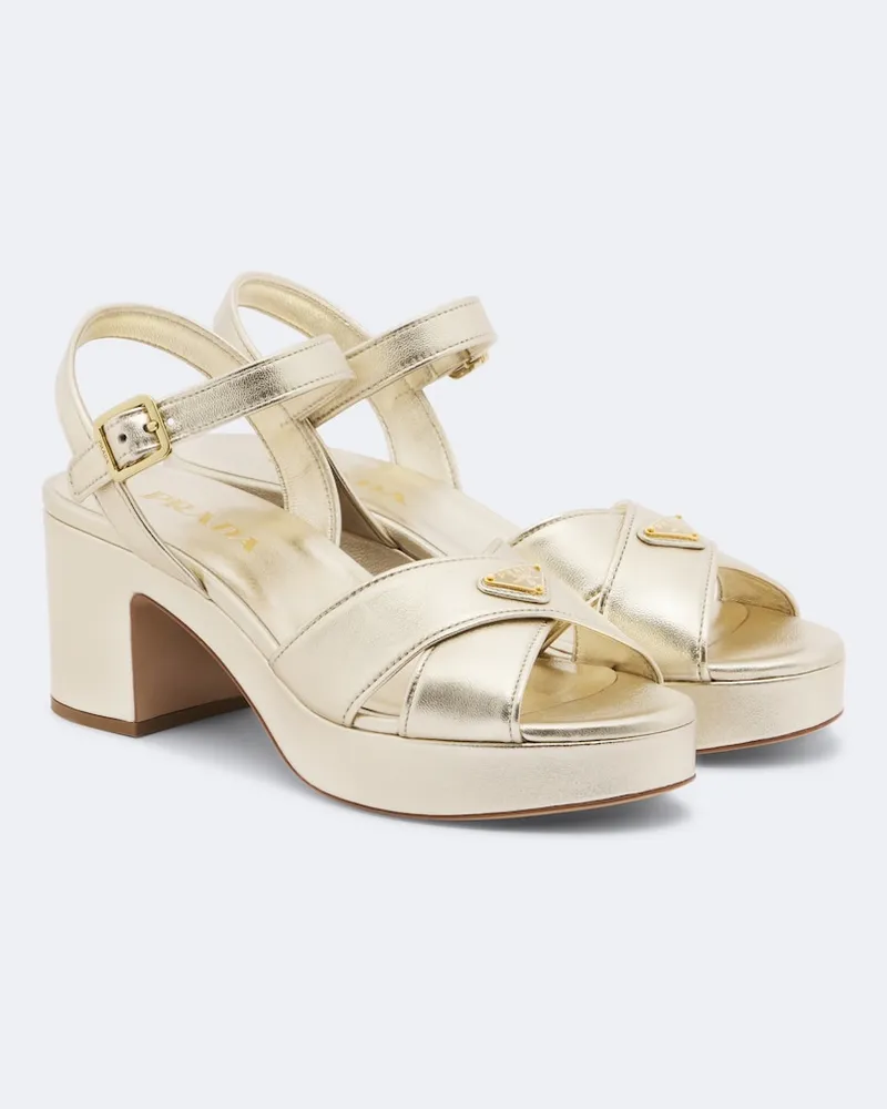 Prada Plateau-Sandalen aus Metallic-Leder Gold
