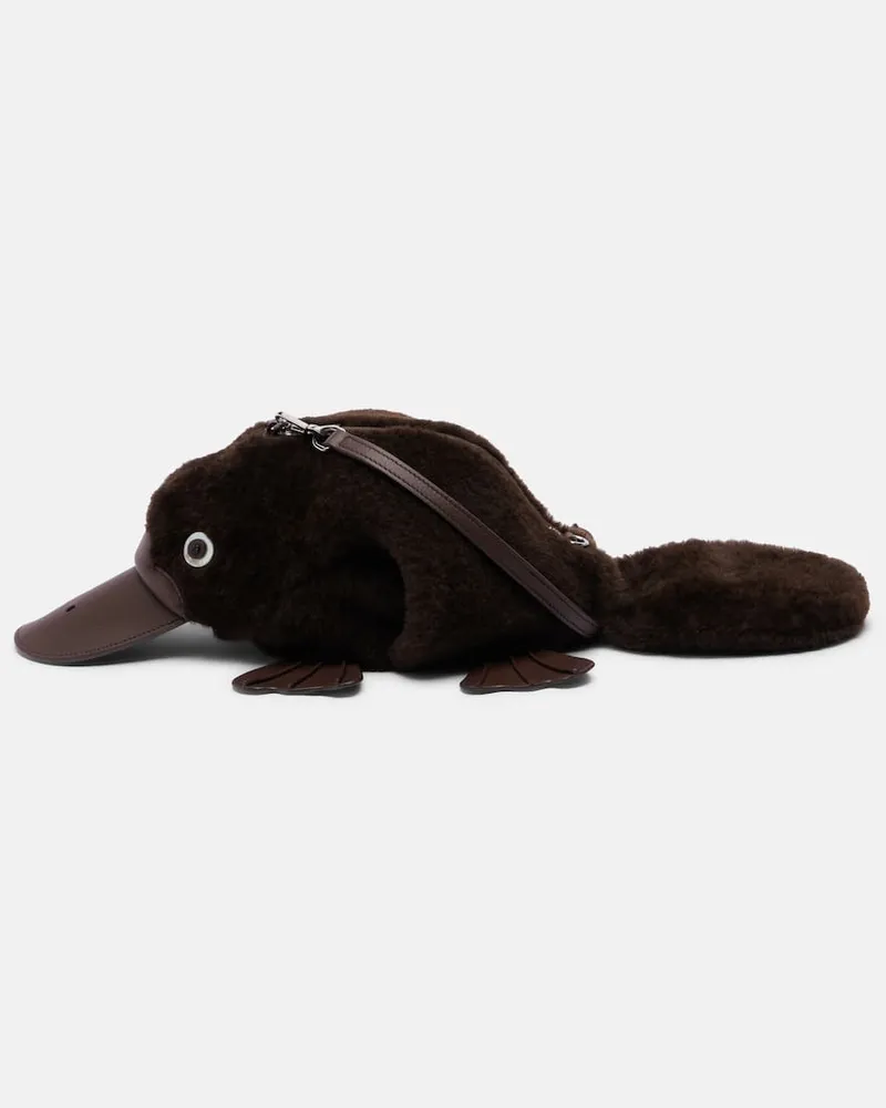 Loewe Schultertasche Platypus Mini mit Shearling Braun
