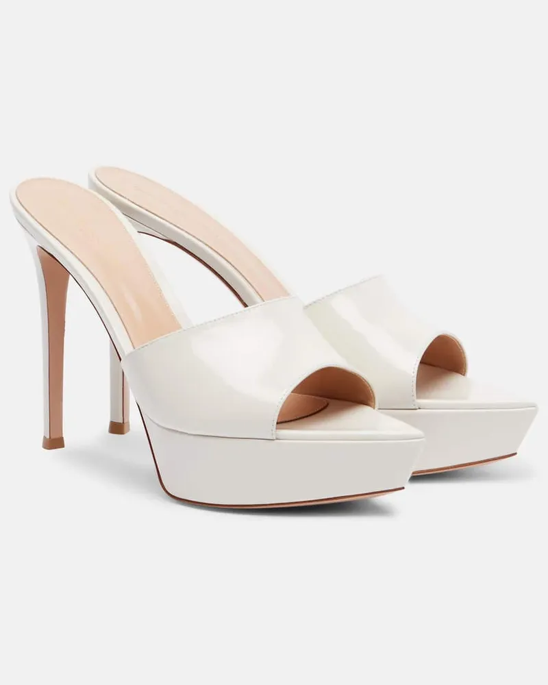 Gianvito Rossi Plateau-Pantoletten Dasha 85 aus Lackleder Weiß