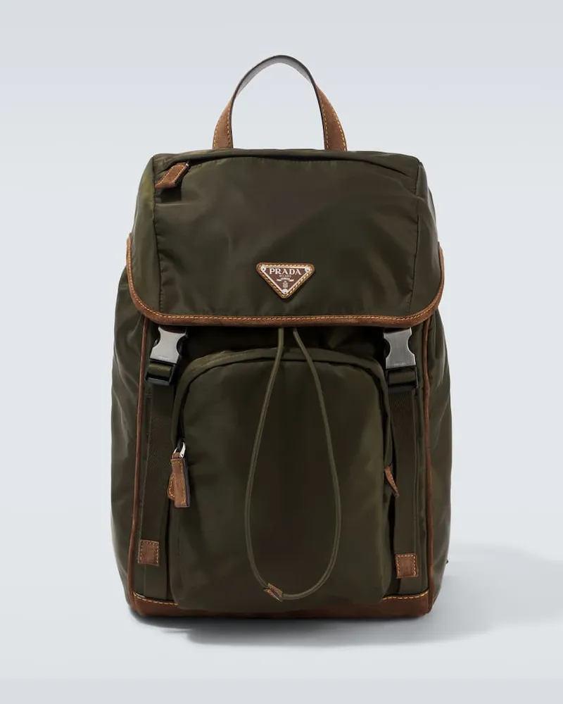 Prada Rucksack aus Re-Nylon mit Veloursleder Grün