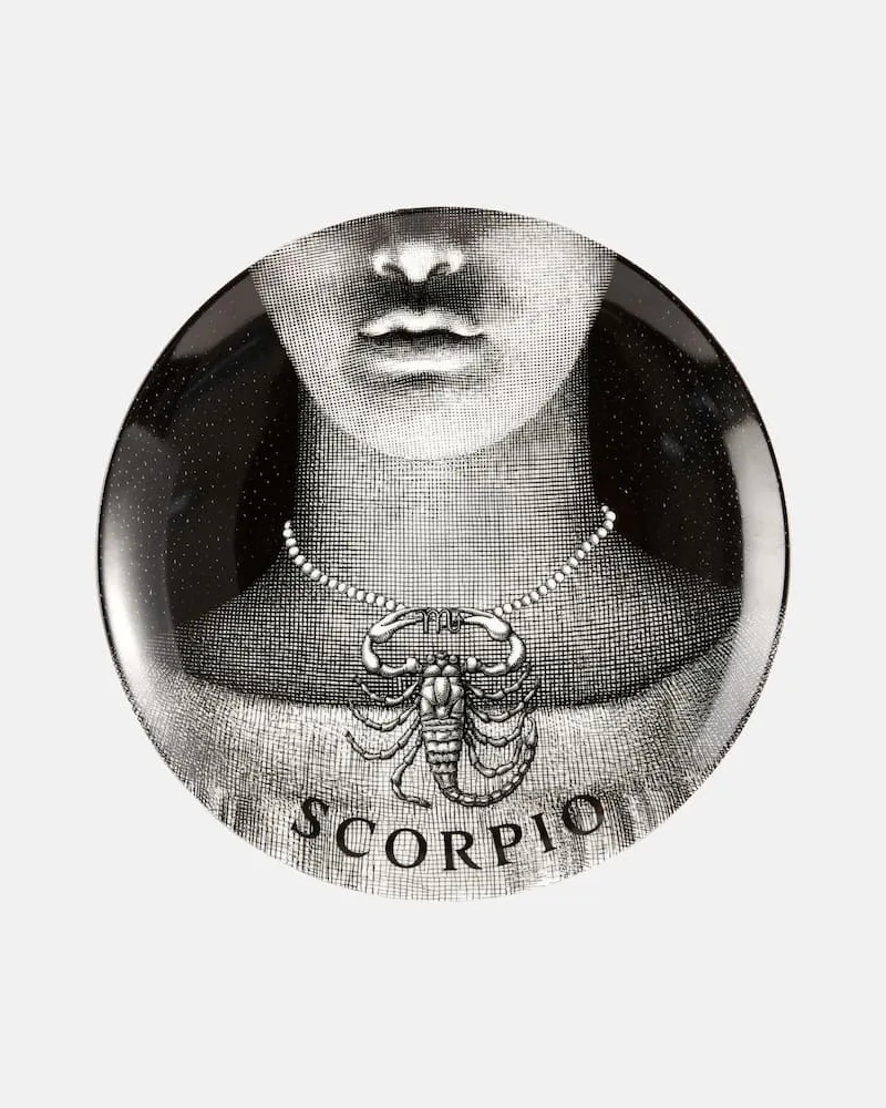 Fornasetti Wandteller Tema e Variazioni Scorpio Nr. 355 Schwarz