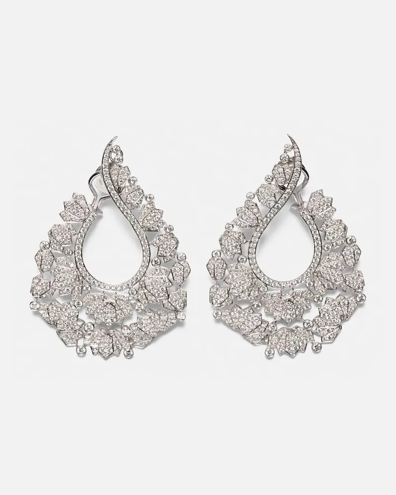 Ananya Ohrringe Scritt Lotus aus 18kt Weißgold mit Diamanten Silber