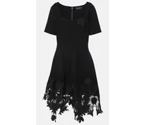 Minikleid aus Strick mit Spitze