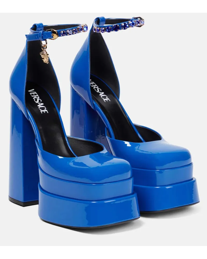 Versace Plateau-Pumps Medusa Aevitas aus Lackleder Blau