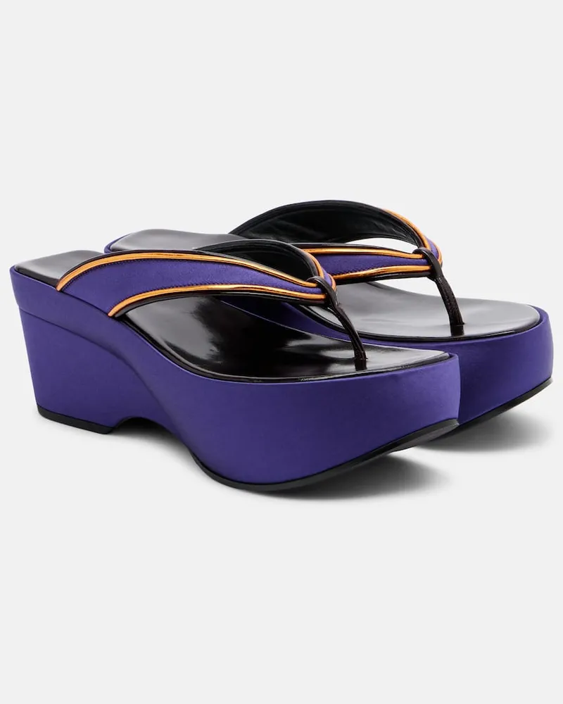 Dries van Noten Plateausandalen aus Satin Violett