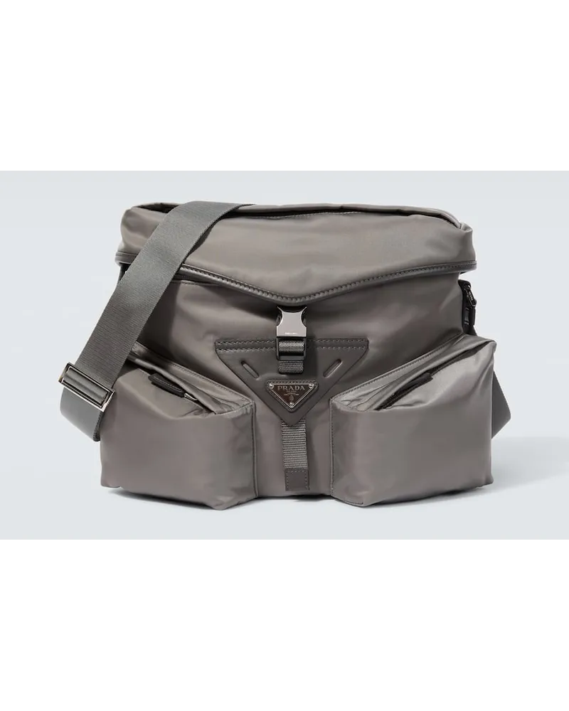 Prada Messenger Bag aus Re-Nylon mit Leder Grau