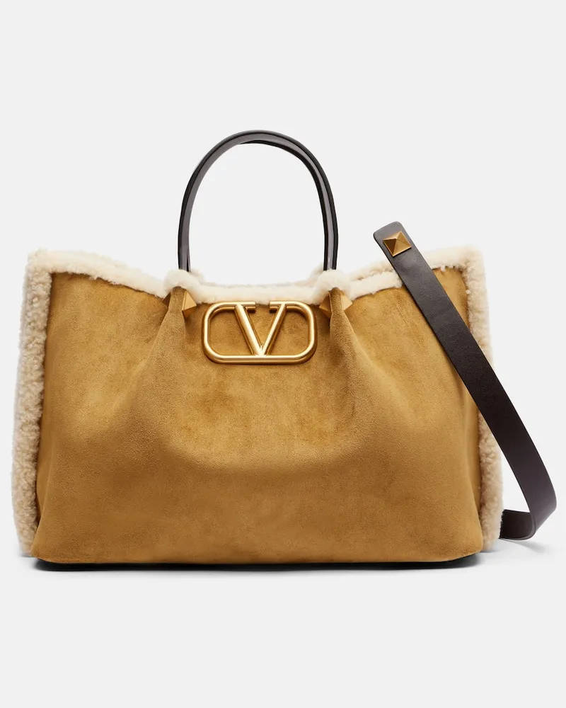 Valentino Garavani Tote Bag VLogo Medium aus Veloursleder Beige