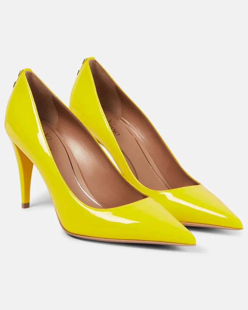 Valentino Garavani Pumps Rockstud aus Lackleder Gelb