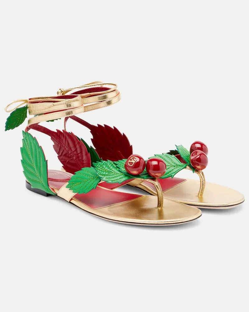 Valentino Garavani Verzierte Sandalen Cherryfic aus Metallic-Leder Gold