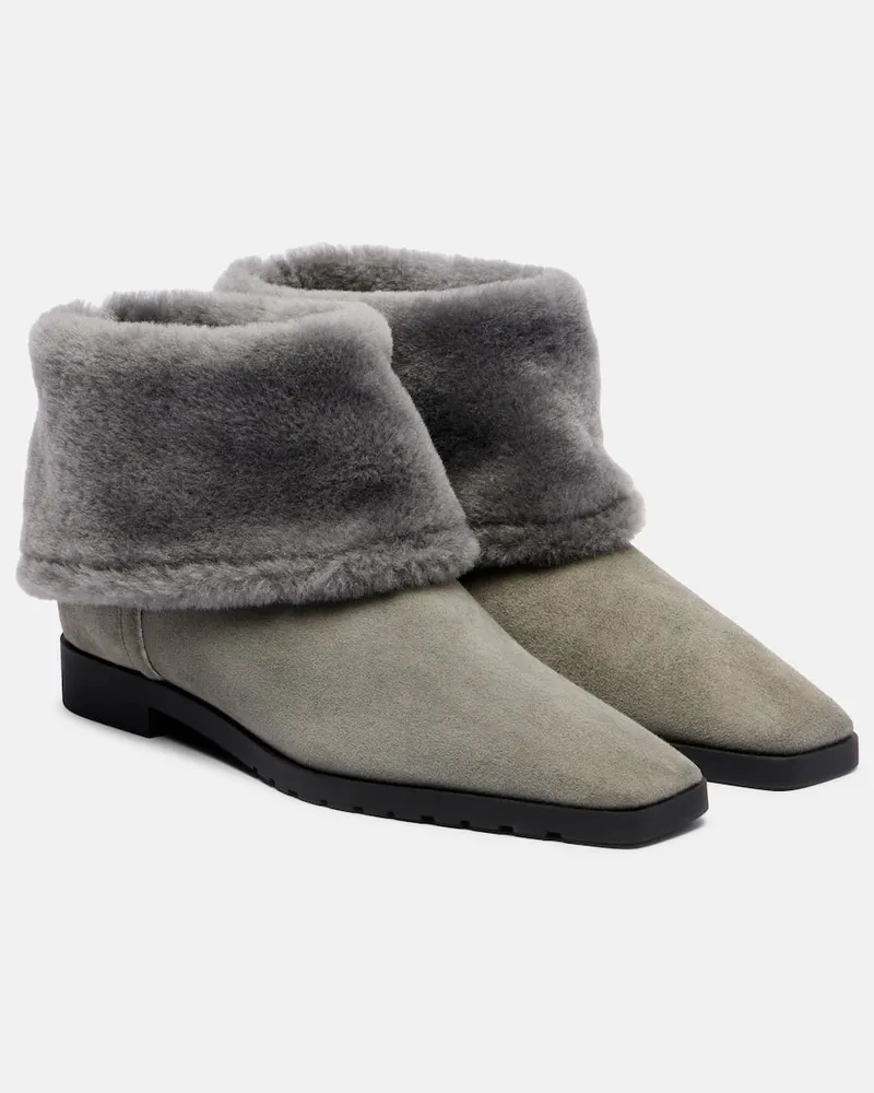 Totême Ankle Boots aus Veloursleder mit Shearling Grau