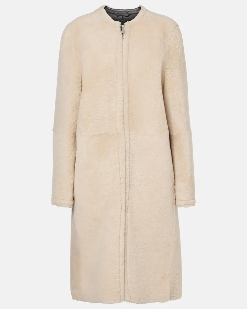 Totême Mantel aus Shearling Beige