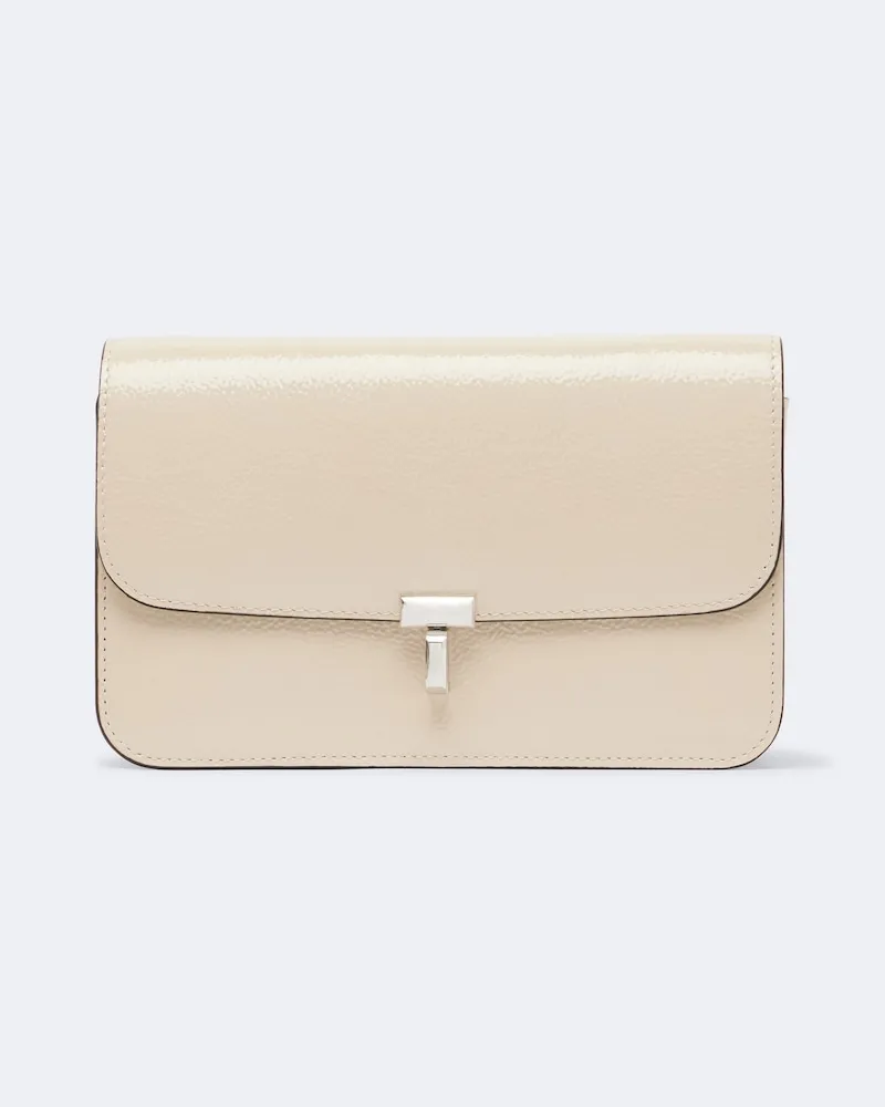 Totême Crossbody Bag T-Lock aus Lackleder Weiß