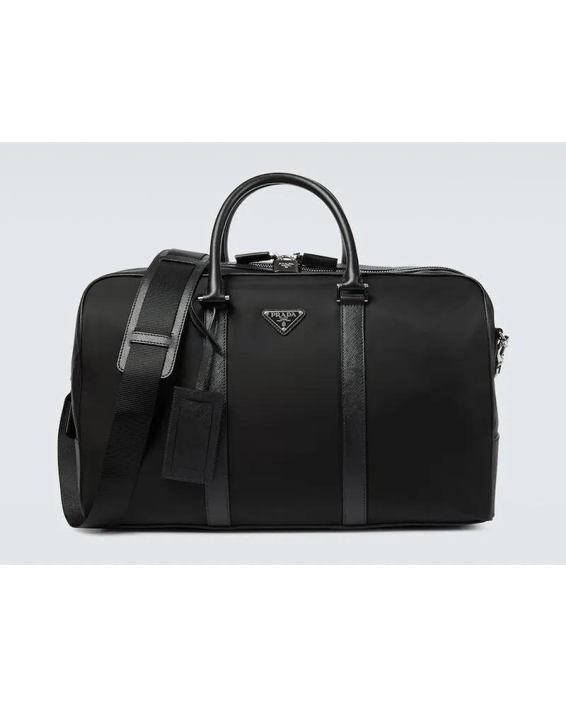 Prada Weekender aus Re-Nylon mit Saffiano-Leder Schwarz