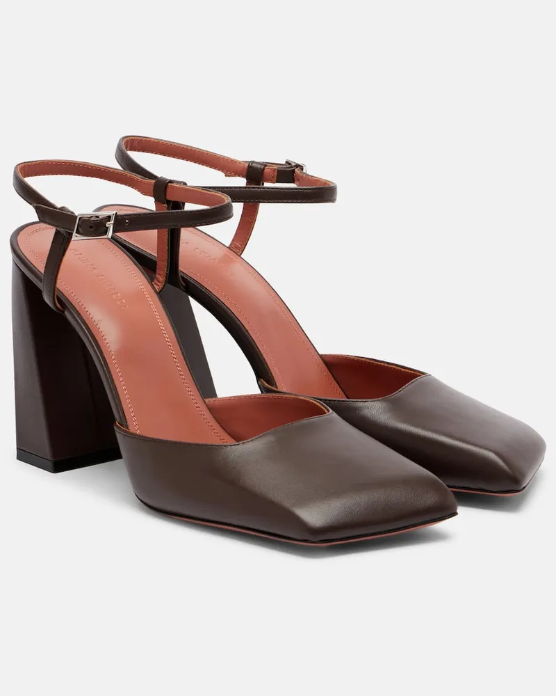 Amina Muaddi Pumps Charlotte 95 aus Leder Braun