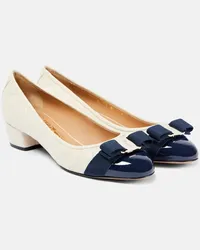 Ferragamo Pumps Vara aus Leder Weiss