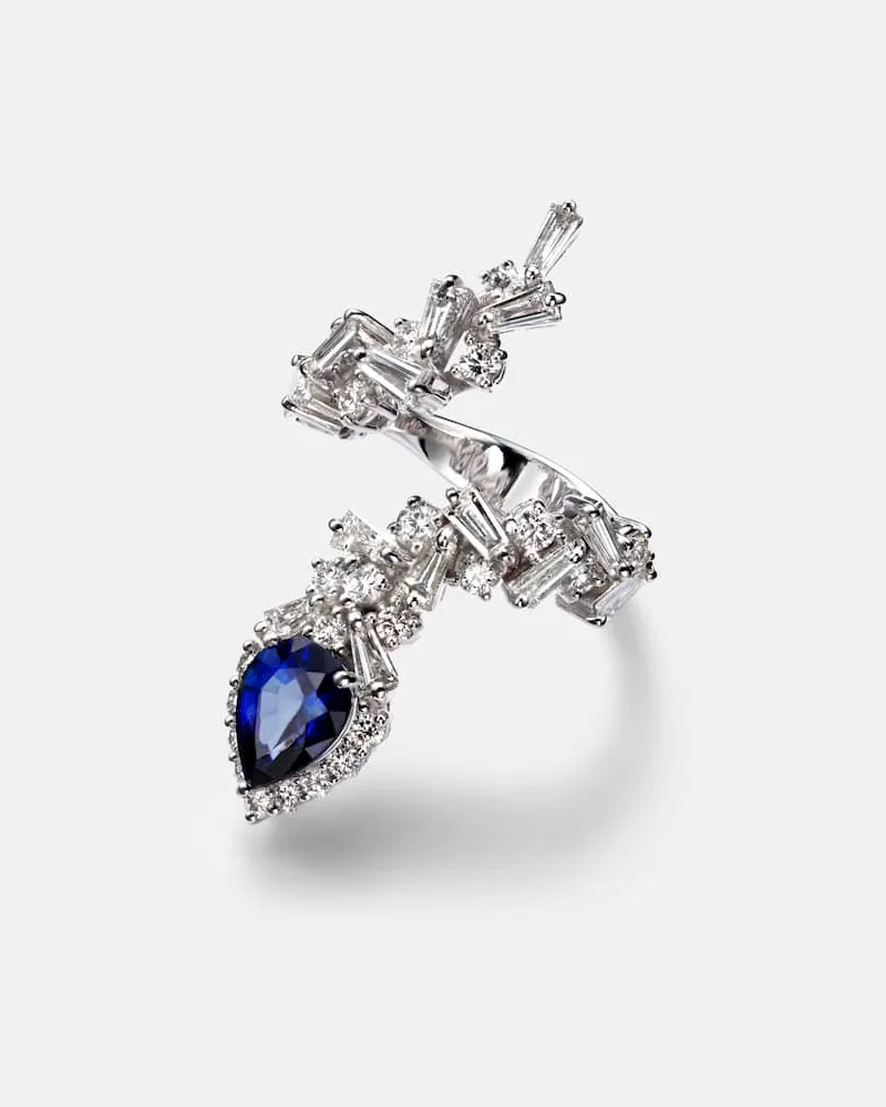 YEPREM Ring Reign Supreme aus 18kt Weißgold mit Diamanten und Saphir Silber