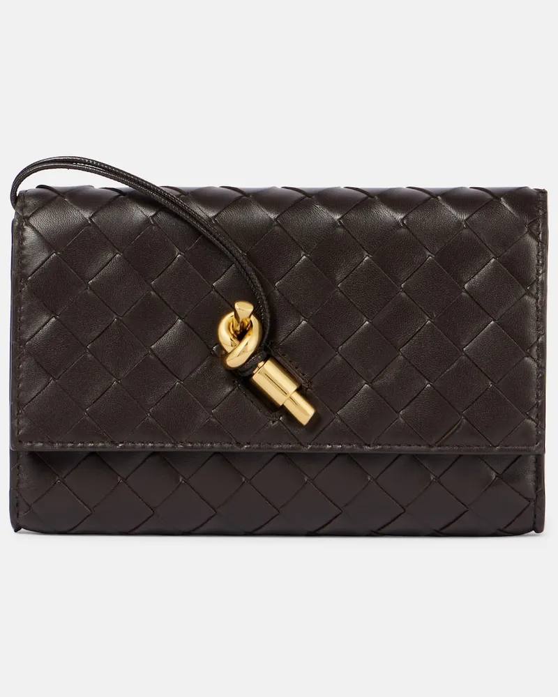 Bottega Veneta Clutch Andiamo aus Leder Braun