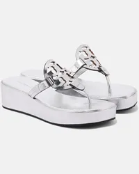 Tory Burch Plateausandalen Miller aus Metallic-Leder Silber