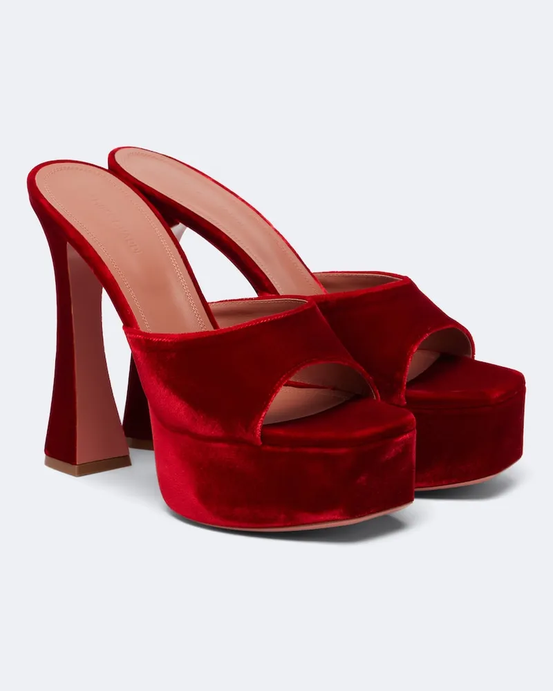 Amina Muaddi Mules Dalida aus Samt Rot