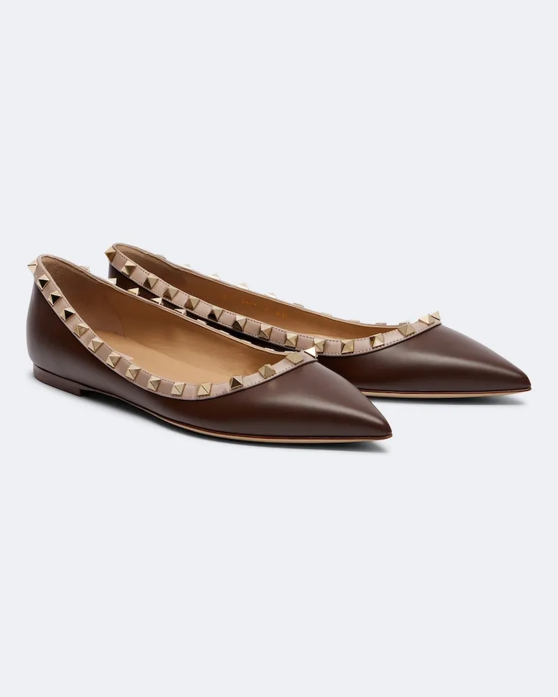 Valentino Garavani Ballerinas Rockstud aus Leder Braun