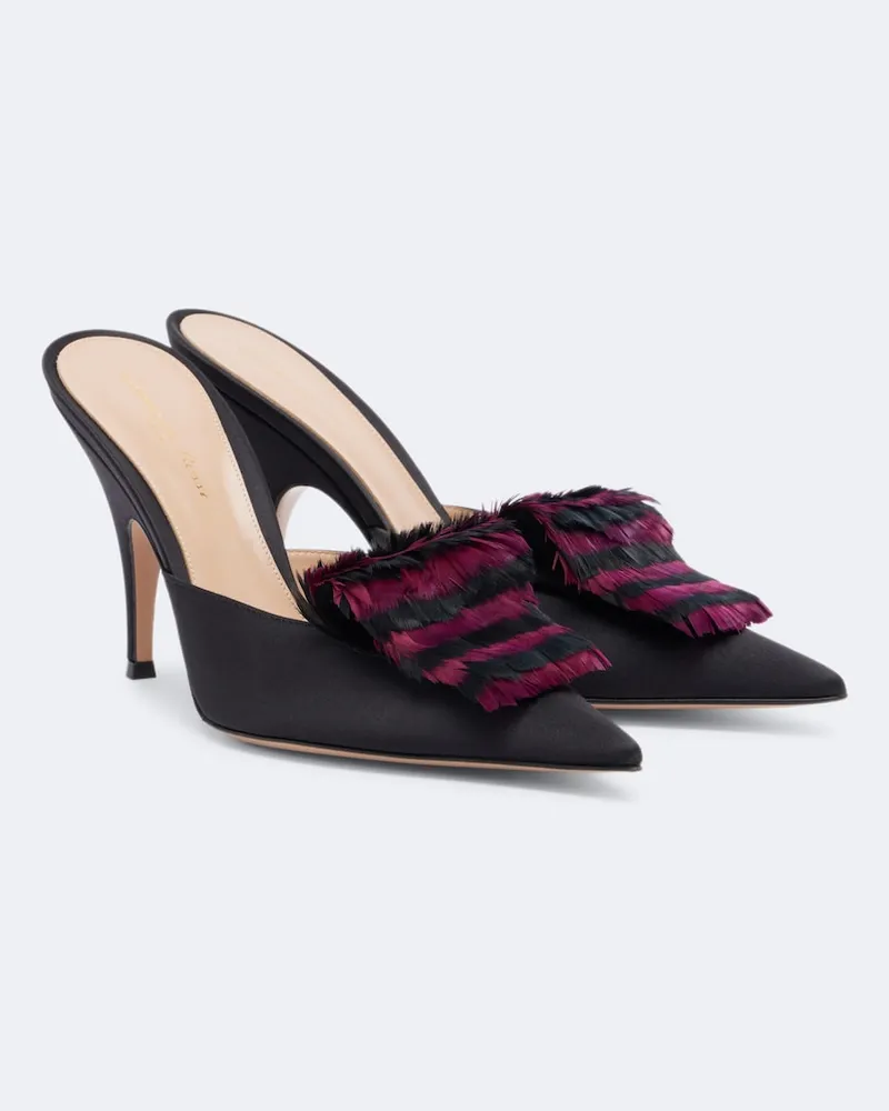 Gianvito Rossi Mules aus Satin mit Federn Schwarz