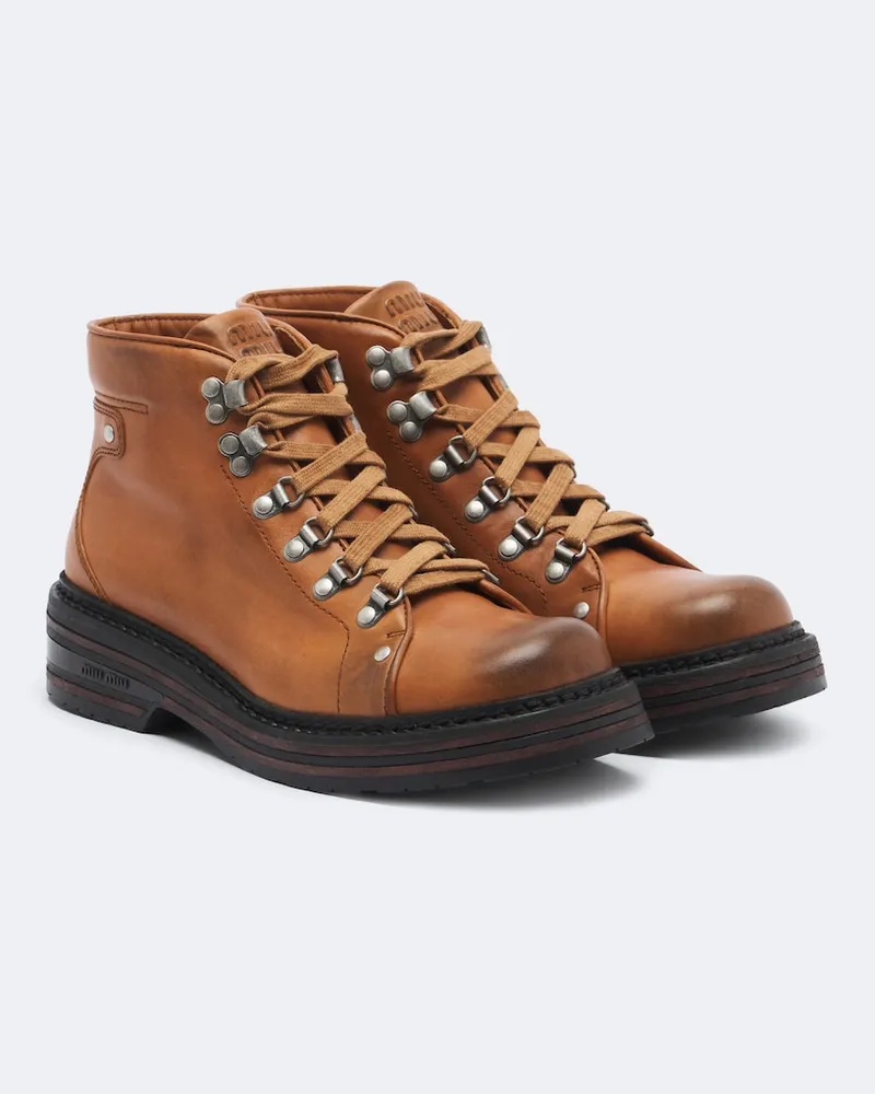 Miu Miu Schnürstiefel aus Leder Braun