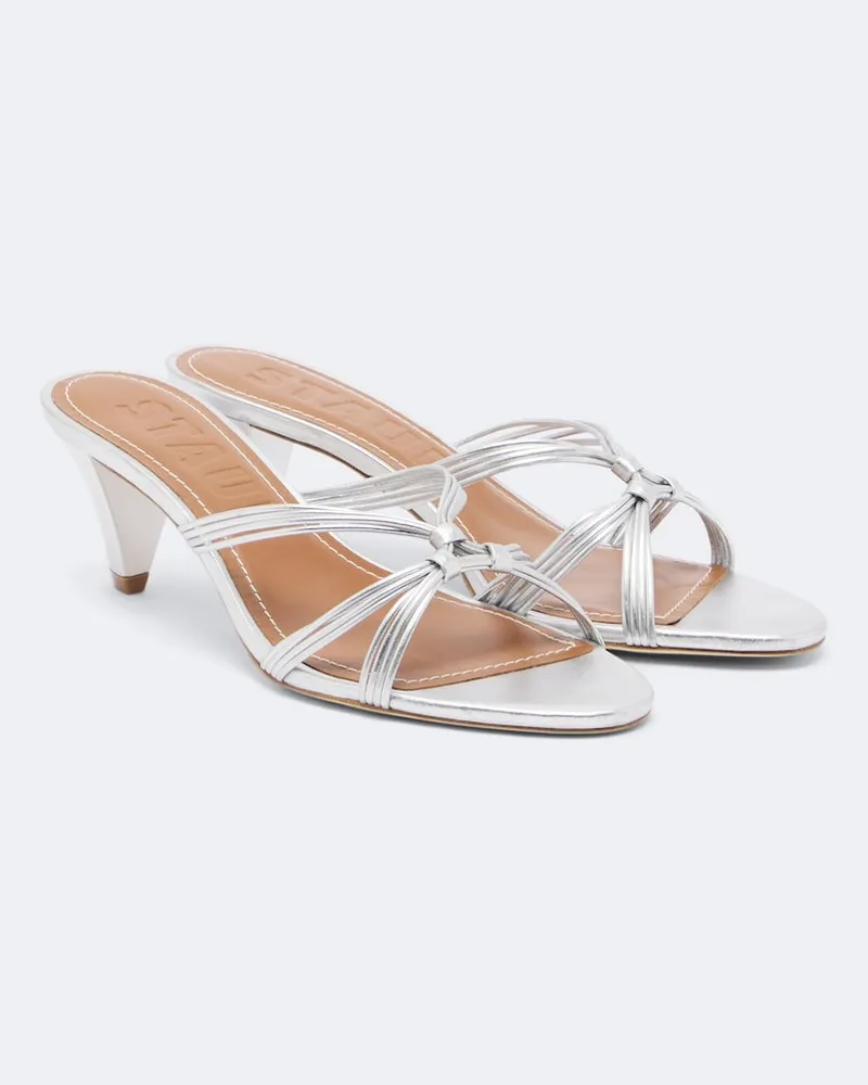 STAUD Sandalen Carrie aus Metallic-Leder Silber