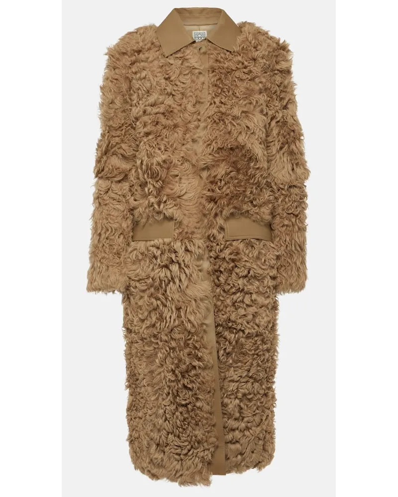Totême Mantel aus Shearling mit Leder Beige