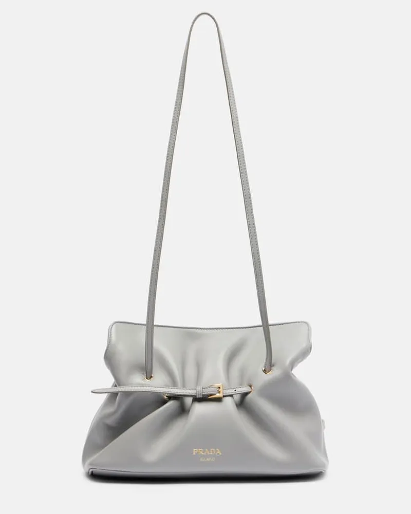 Prada Schultertasche Dada Small aus Leder Grau