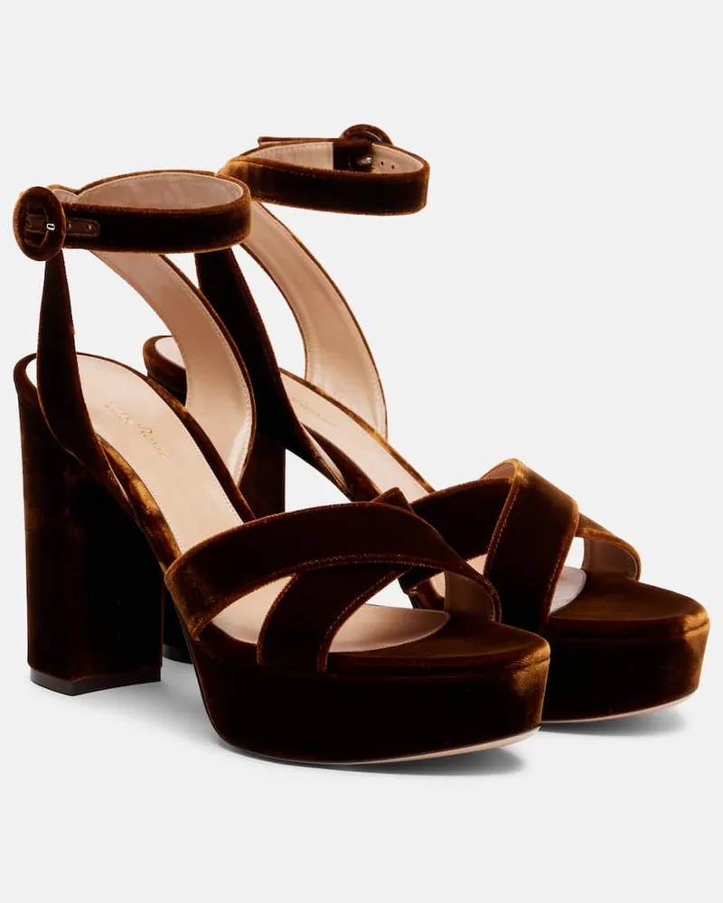 Gianvito Rossi Plateausandalen Sabrina 70 aus Samt Braun