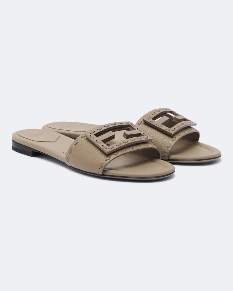 Fendi Pantoletten Tube FF aus Leder Beige