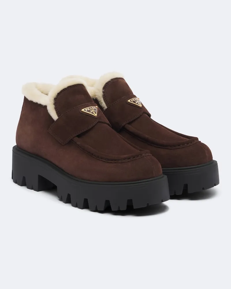 Prada Ankle Boots aus Veloursleder mit Shearling Braun