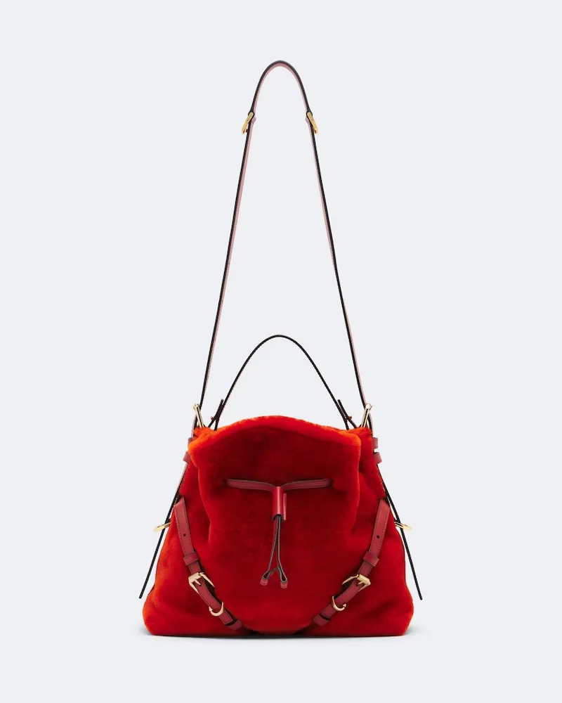 Givenchy Bucket Bag Voyou Bucket Small aus Shearling Rot