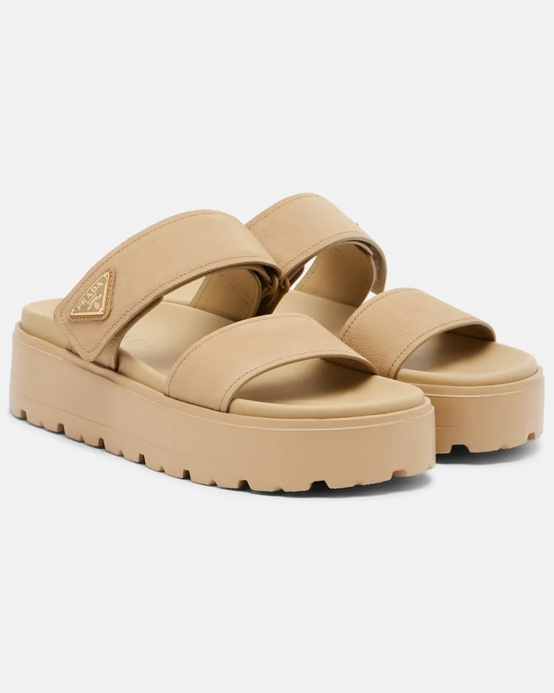 Prada Plateausandalen aus Leder Beige