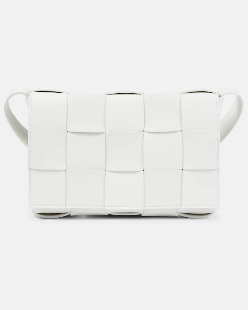 Bottega Veneta Schultertasche Cassette aus Leder Weiß