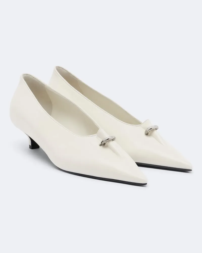 Totême Verzierte Pumps Pierced aus Leder Weiß
